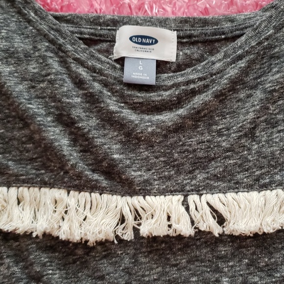 Old Navy gray tee with cream fringe - Picture 2 of 4